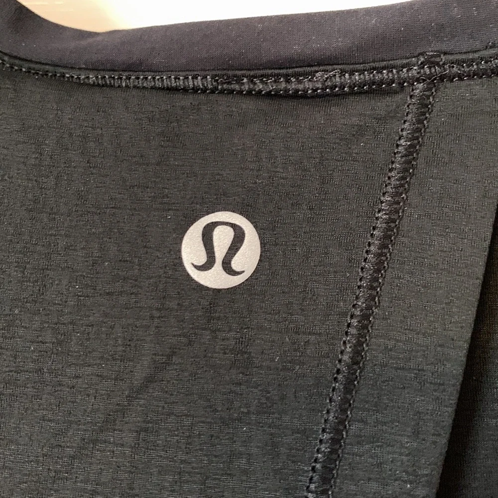 Size 8 Lululemon in the open black tank top tanktop